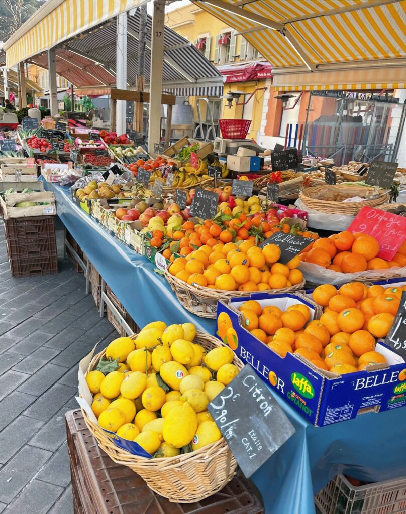 Fruit and vegetable market in Nice