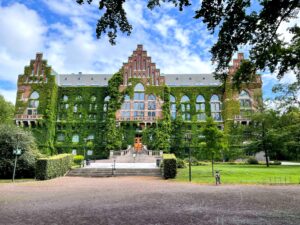University Library in Lund with green plants covering the facade.