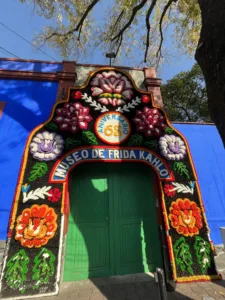 Colourful exterior of Frida Kahlo museum.