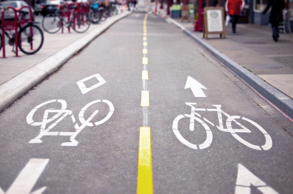 Bike lanes going in opposite directions